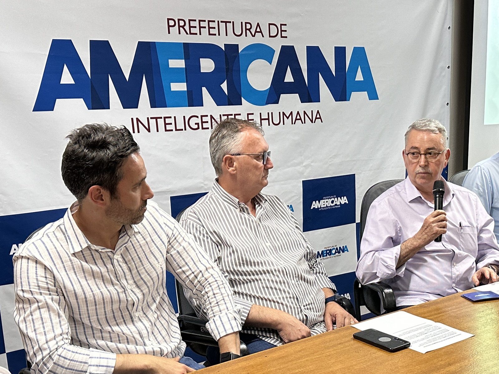 Secretário Rafael de Barros, vice-prefeito Odir Demarchi e prefeito Chico Sardelli