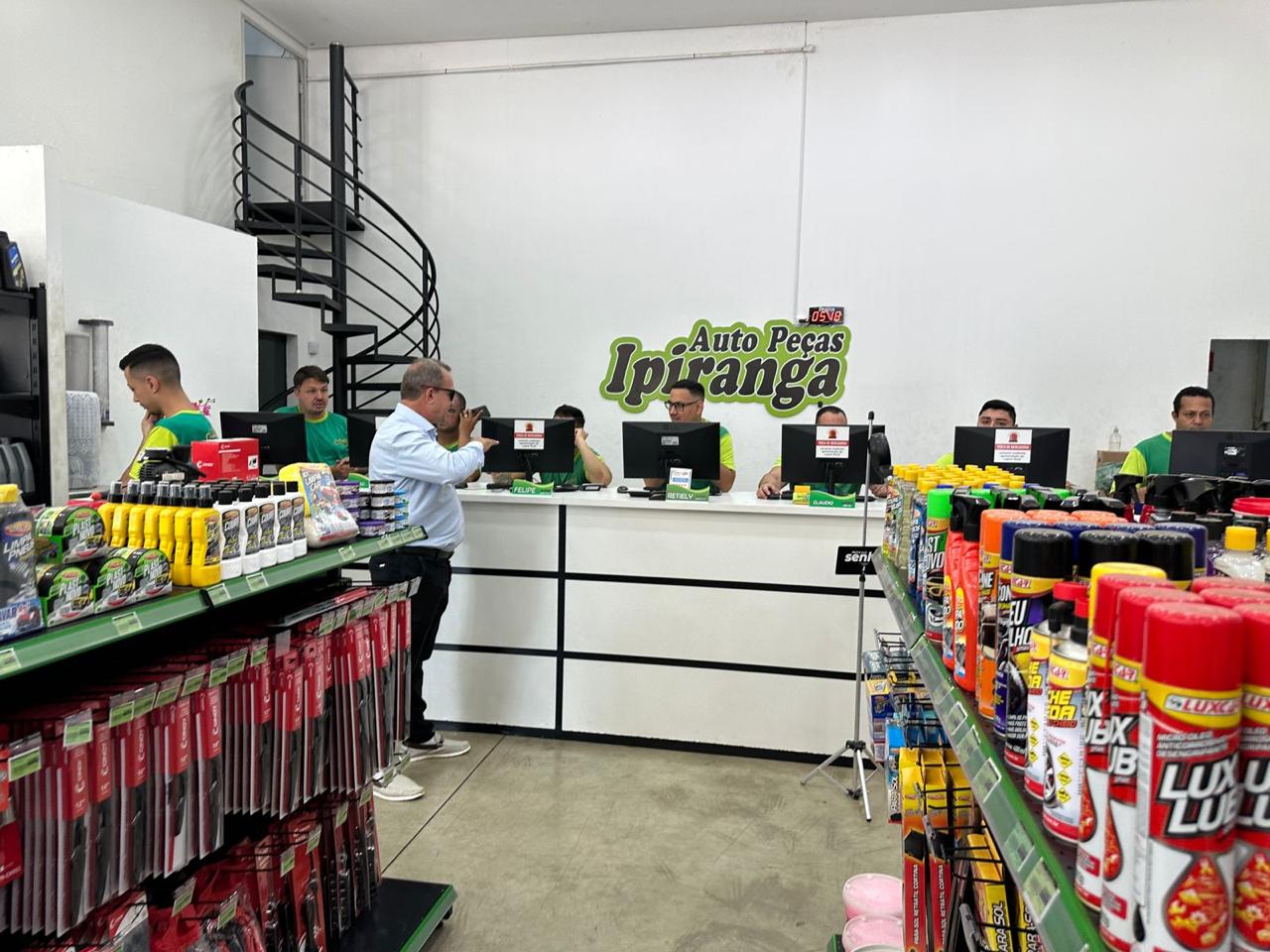 Prefeito secretário novos GCMs visitam comércio iPhone 4 2023-10-16 (37)