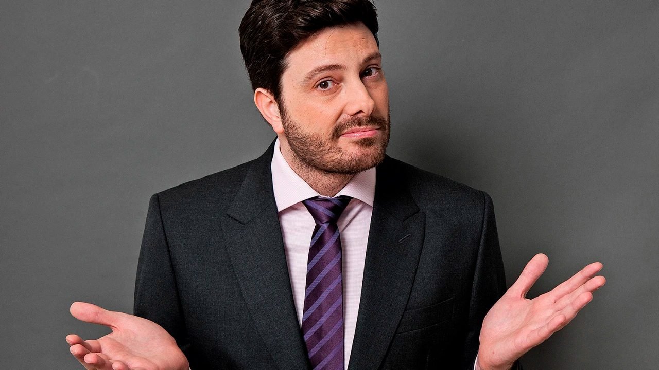 Humorista Danilo Gentili se apresenta em Americana 1 danilo-gentilli-01