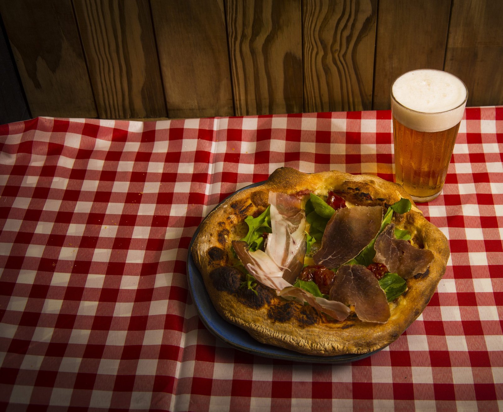 pizzas-que-harmonizam-bem-com-as-bebidas-de-calor