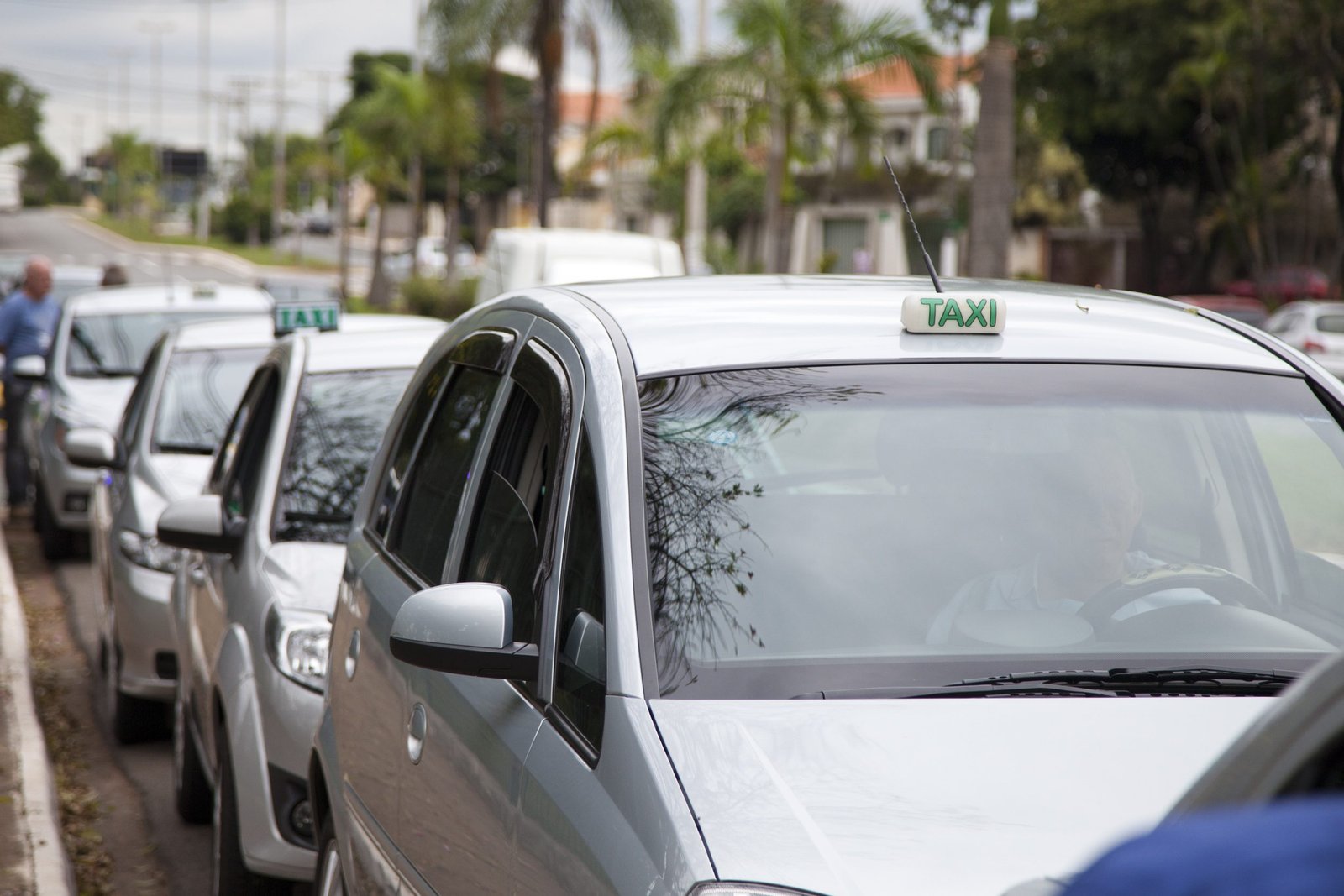 Prefeitura de Santa Bárbara publica edital para recadastramento de taxistas 1 Taxi 03 - imprensa