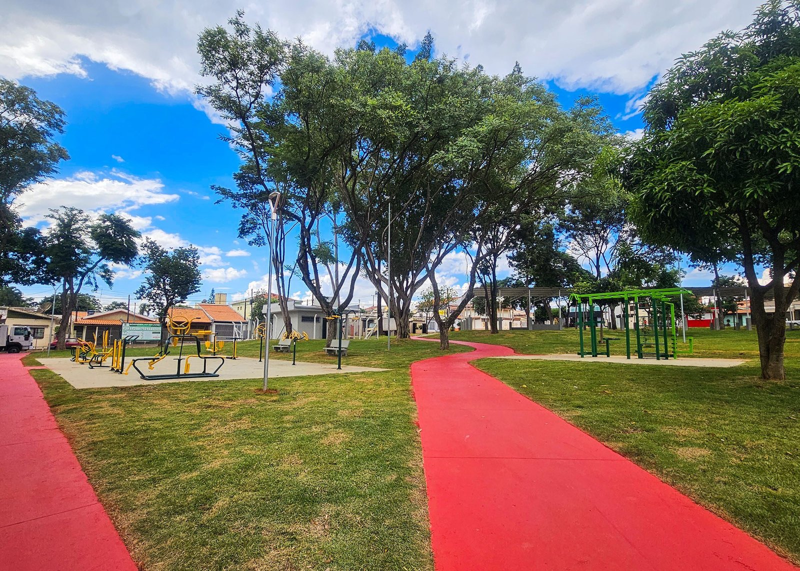 Área Lazer Esmeralda 16 - imprensa