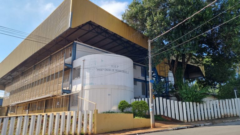 CIEP Profª. Oniva de Moura Brizola, no Zanaga (2)