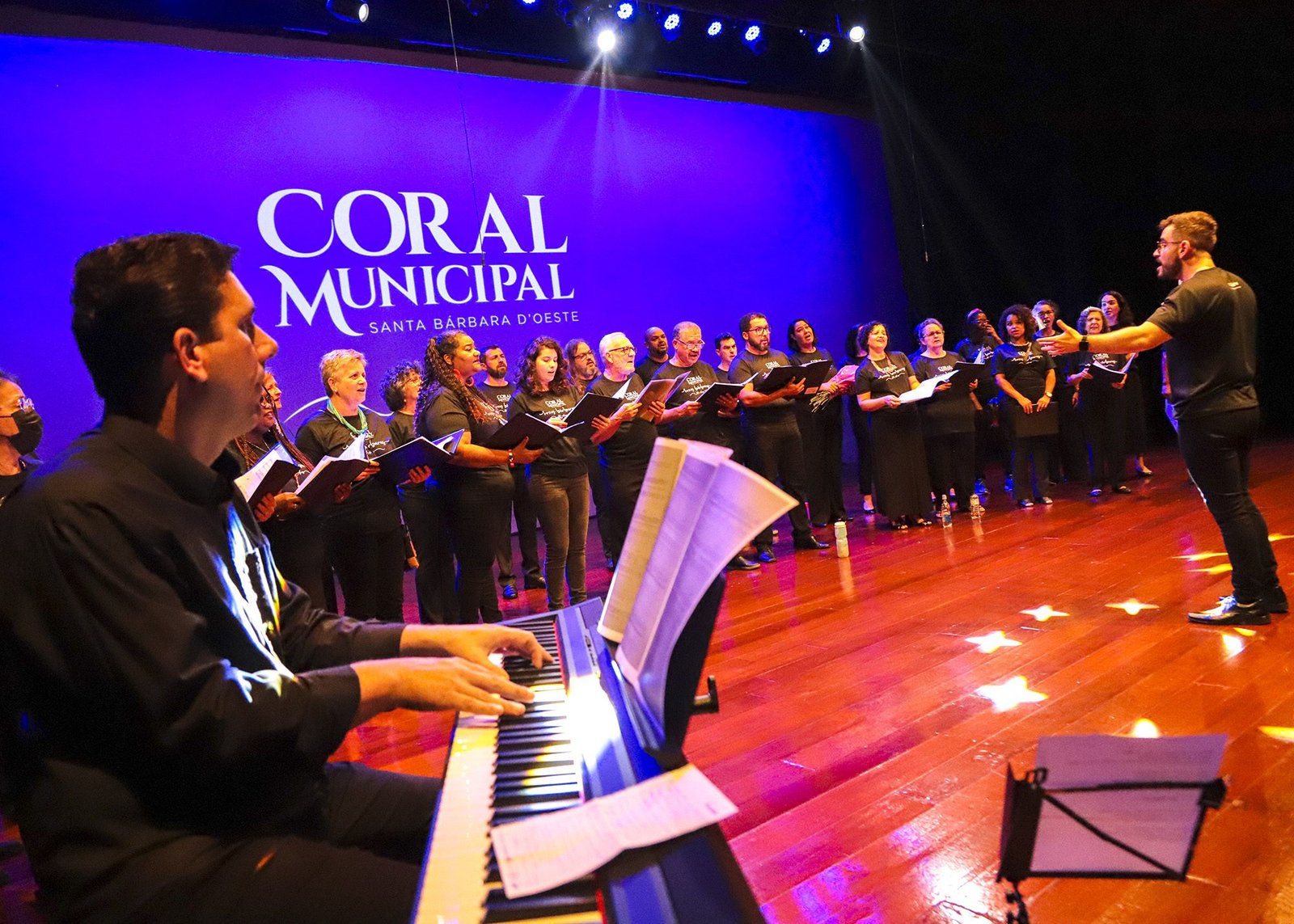 Coral Municipal "Vozes Bárbaras" abre inscrições 1 Coral 30 Anos 01 - insta