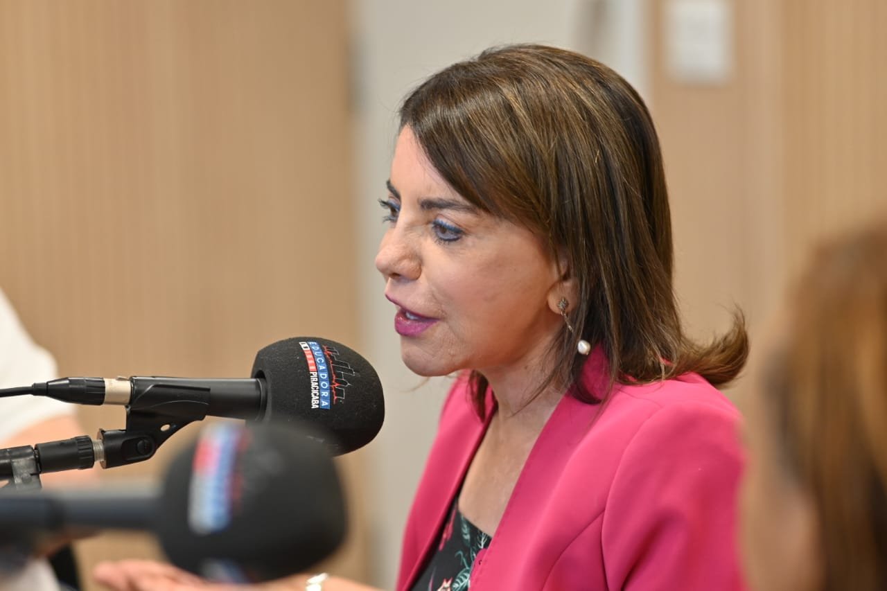 19-03-24-A deputada Professora Bebel tem liderado o movimento na Alesp contra a retirada de recursos da educação