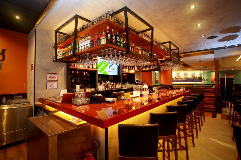 Ambiente interno Outback Tivoli Shopping 02_Ricardo Lima