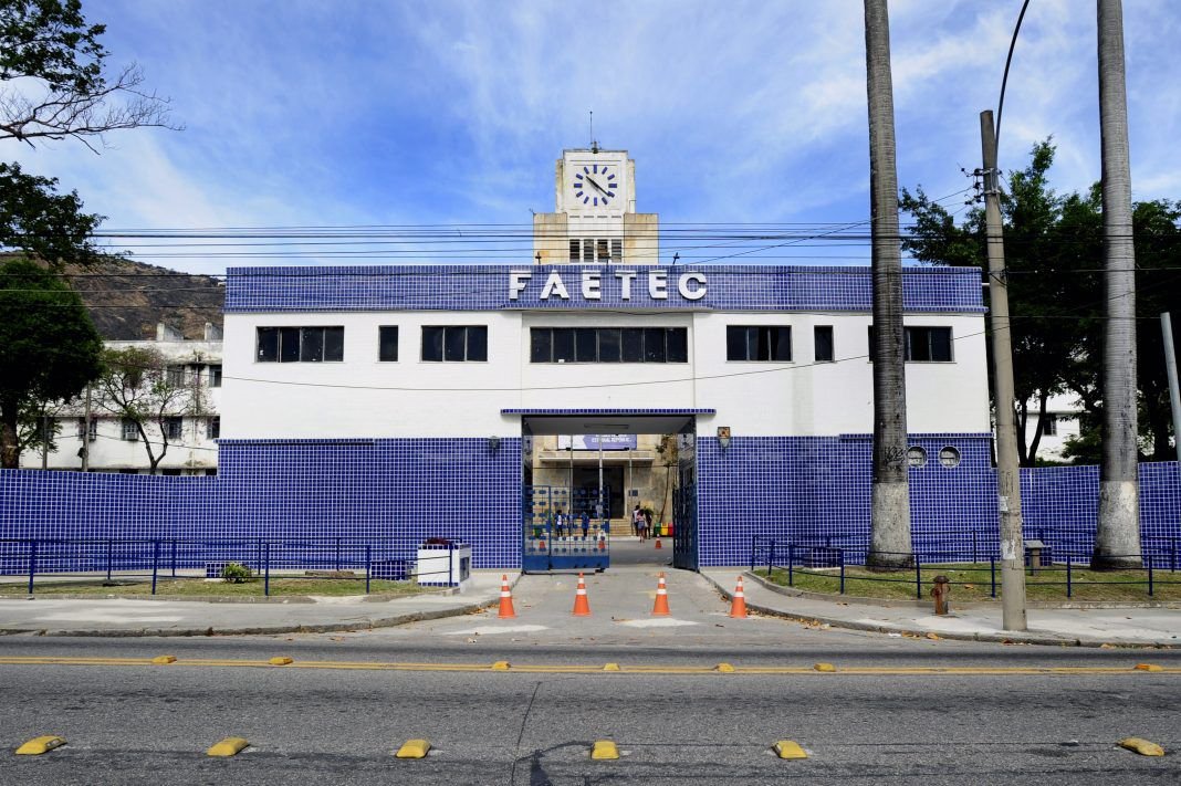 fachada faetec