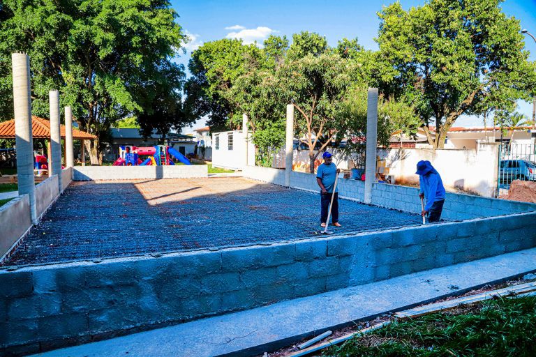 construçao de galpao creche maria araujo 02 imprensa