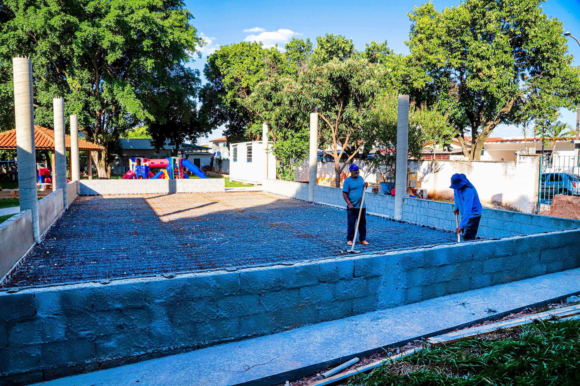 construçao de galpao creche maria araujo 02 imprensa