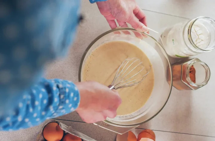 Como fazer bolo com massa pronta