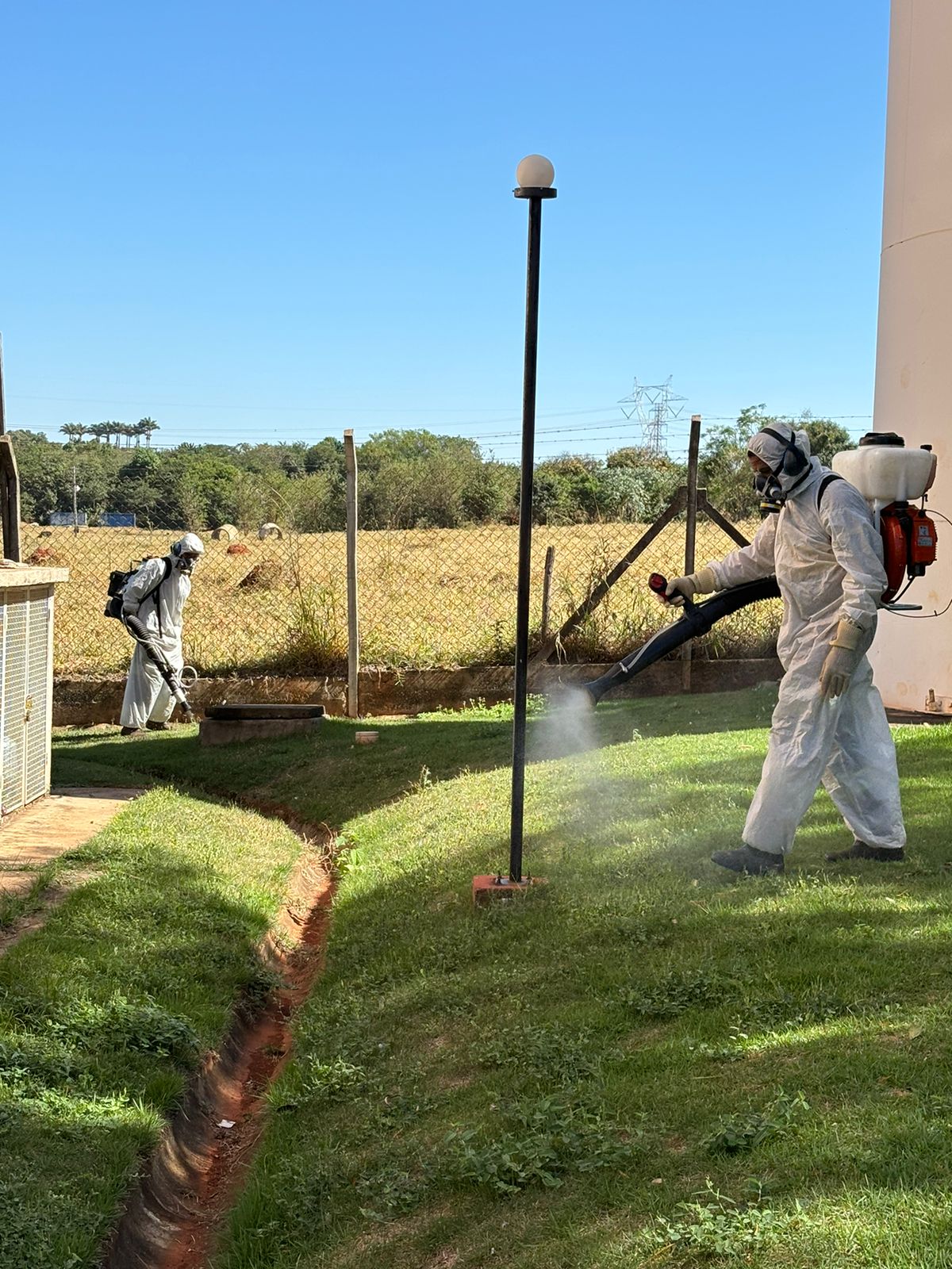 Nebulização costal anti Aedes dengue nos Ipês 2024-05-06 (13)
