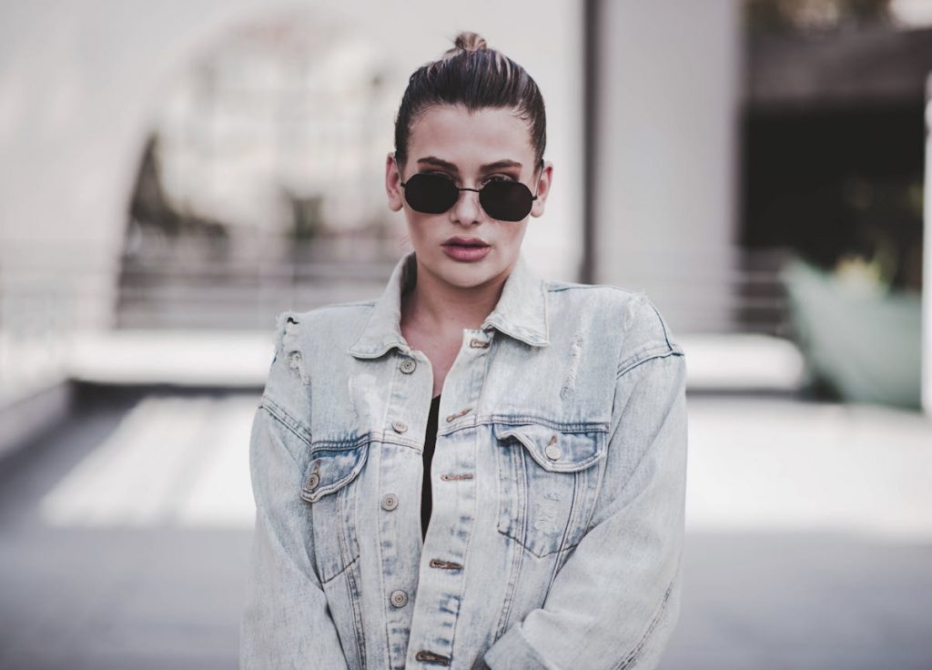 jaqueta jeans ao sobretudo