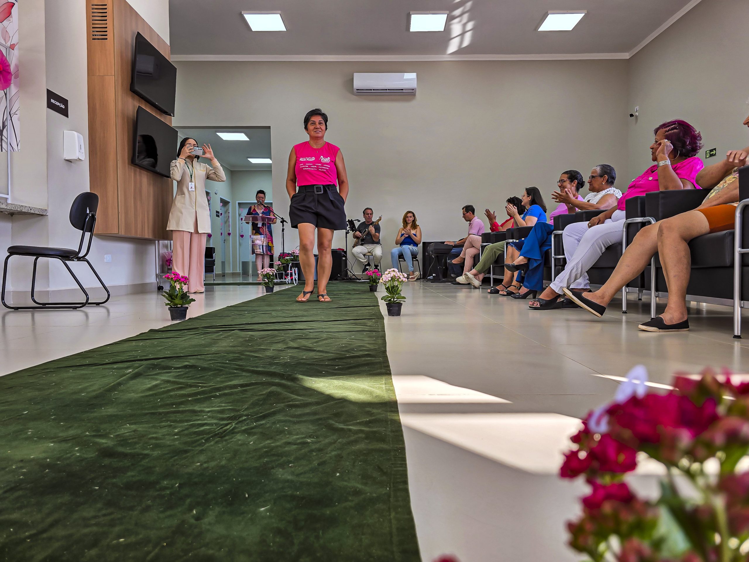 Desfile Outubro Rosa (28)