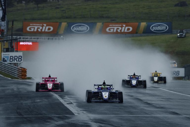 Primeira etapa do ano teve desafio na chuva no Velocitta (Marcelo Machado de Melo/Vicar)