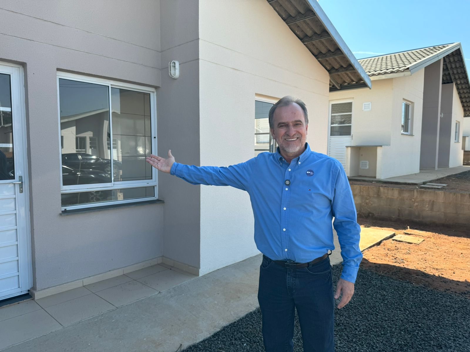 Deputado Dalben_Entrega de moradias em Americana