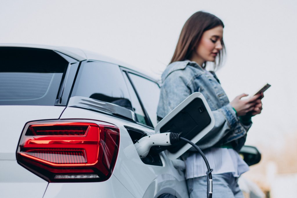 Os desafios da recarga de carros elétricos no Brasil
