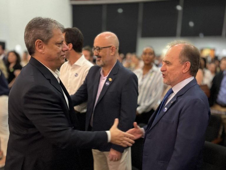 23.01.25_Dalben acompanha liberação de recursos para combate à dengue (2)