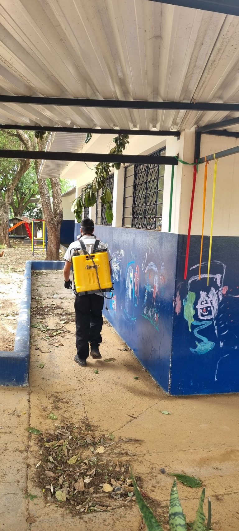 Dedetização e nebulização na EMEI Aracati Fotos: Beatriz Costa