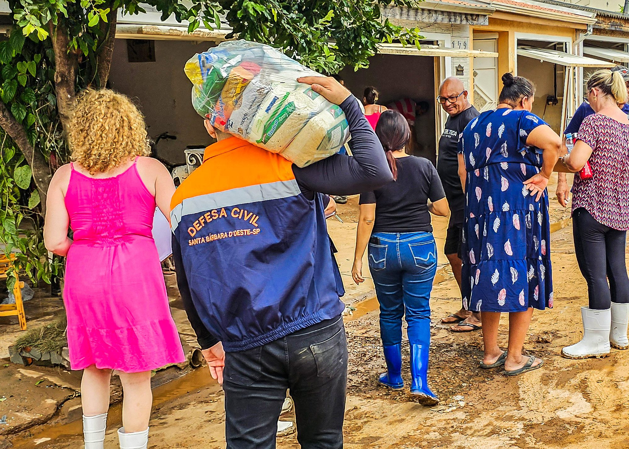 Doações Enchente 01 - imprensa