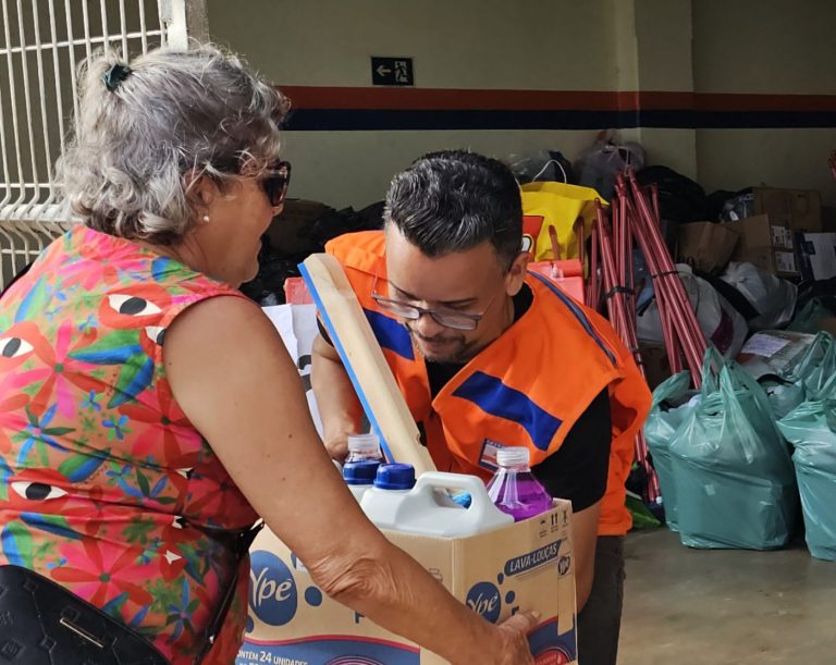 Fernanda Doações Defesa Civil 01 - imprensa