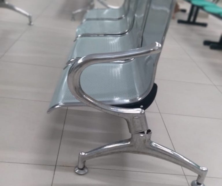 Cadeira quebrada Afonso Ramos -  Foto divulgação