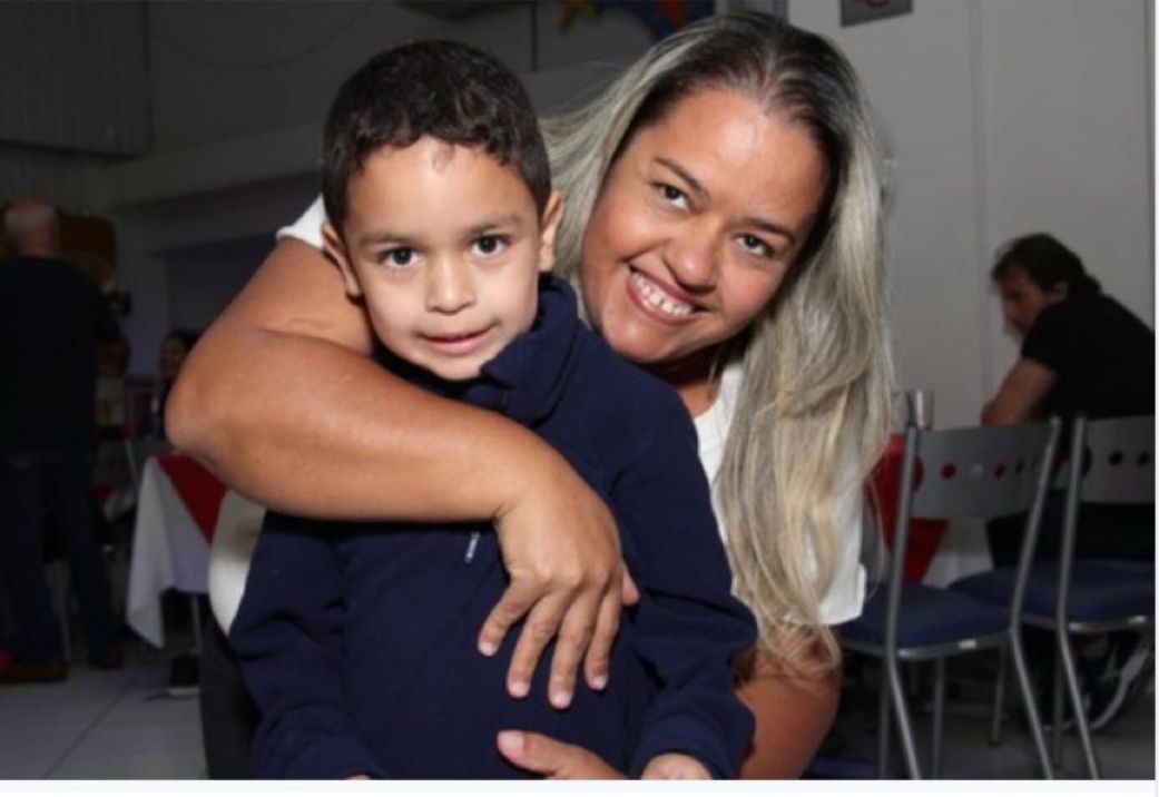 Henrique com a mãe Miria Rodrigues