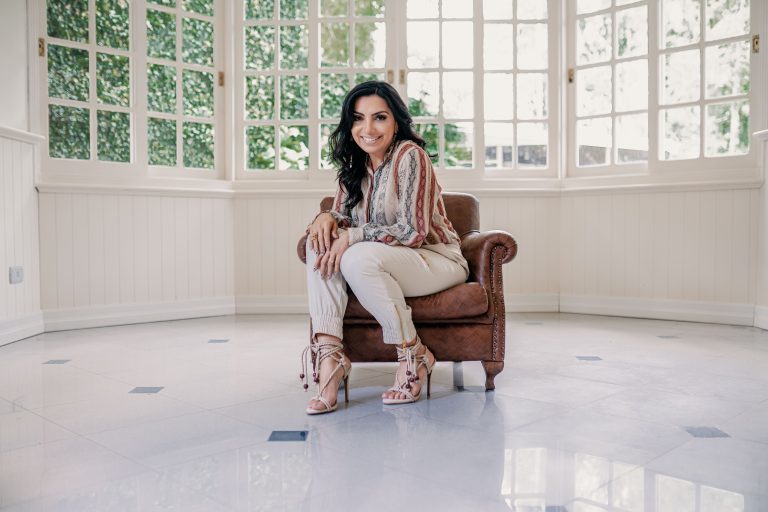 Eyshila: cantora se apresenta no segundo dia do FÉstival, sábado