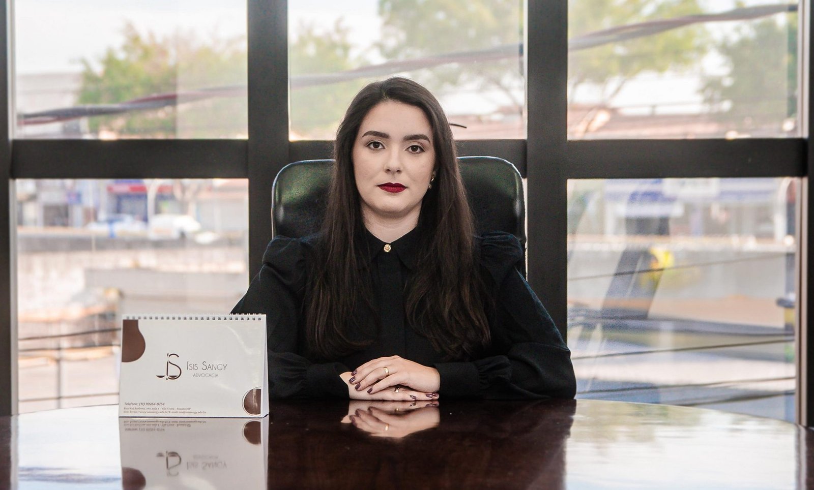 O papel da primeira-dama e a violação aos princípios constitucionais 1 Isis Sangy