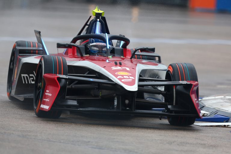 Fórmula E/Divulgação Felipe Drugovich sob chuva, em Berlim