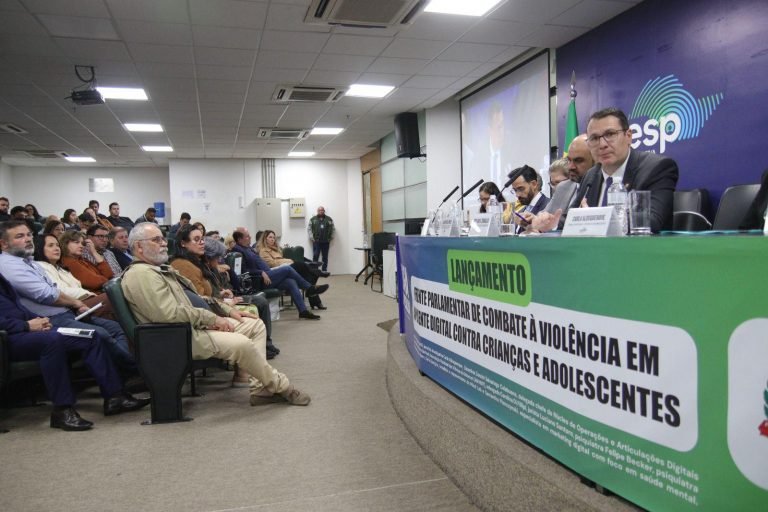 Frente Parlamentar contra crimes digitais