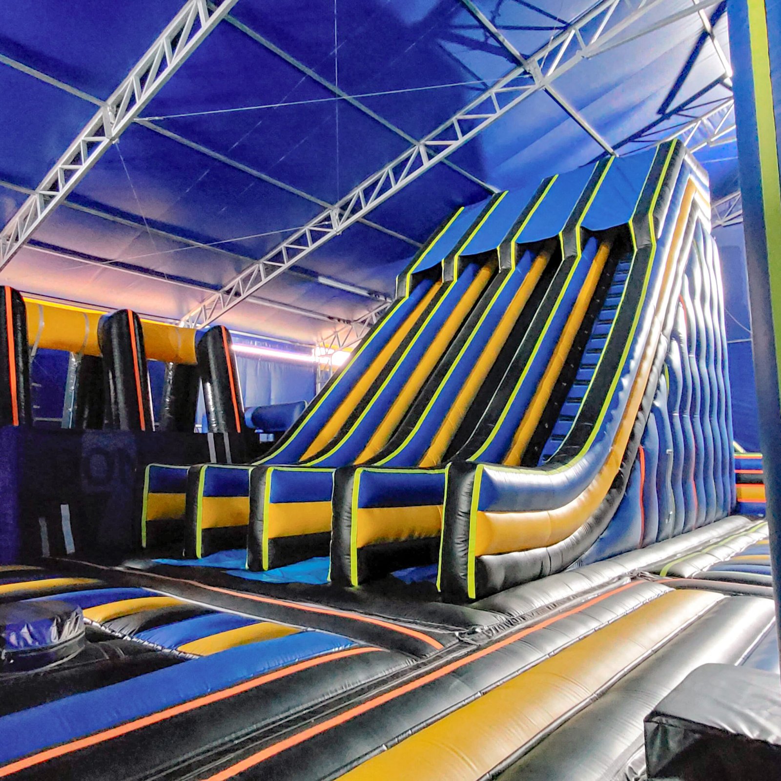 Tivoli Shopping recebe Jump Folia, parque inflável coberto com 800 m² 1 Jump Folia_Tivoli_Divulgação (5)