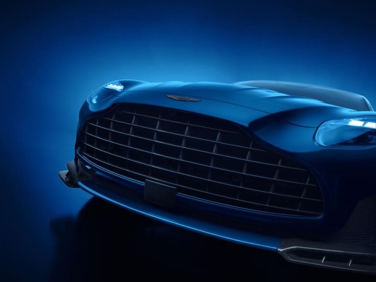 Aston Martin DB12 S (Aston Martin Lagonda)