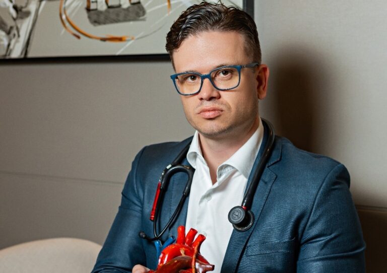 DR. RAPHAEL BOESCHE GUIMARÃES