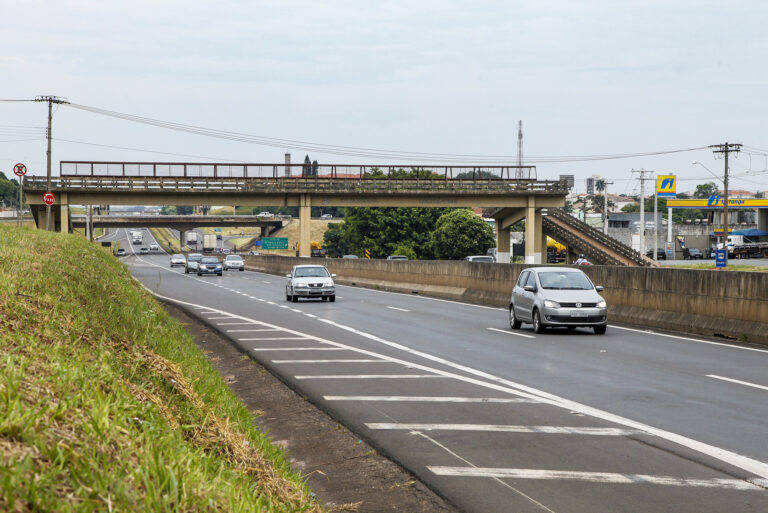 Passarela SP 304 02 - imprensa