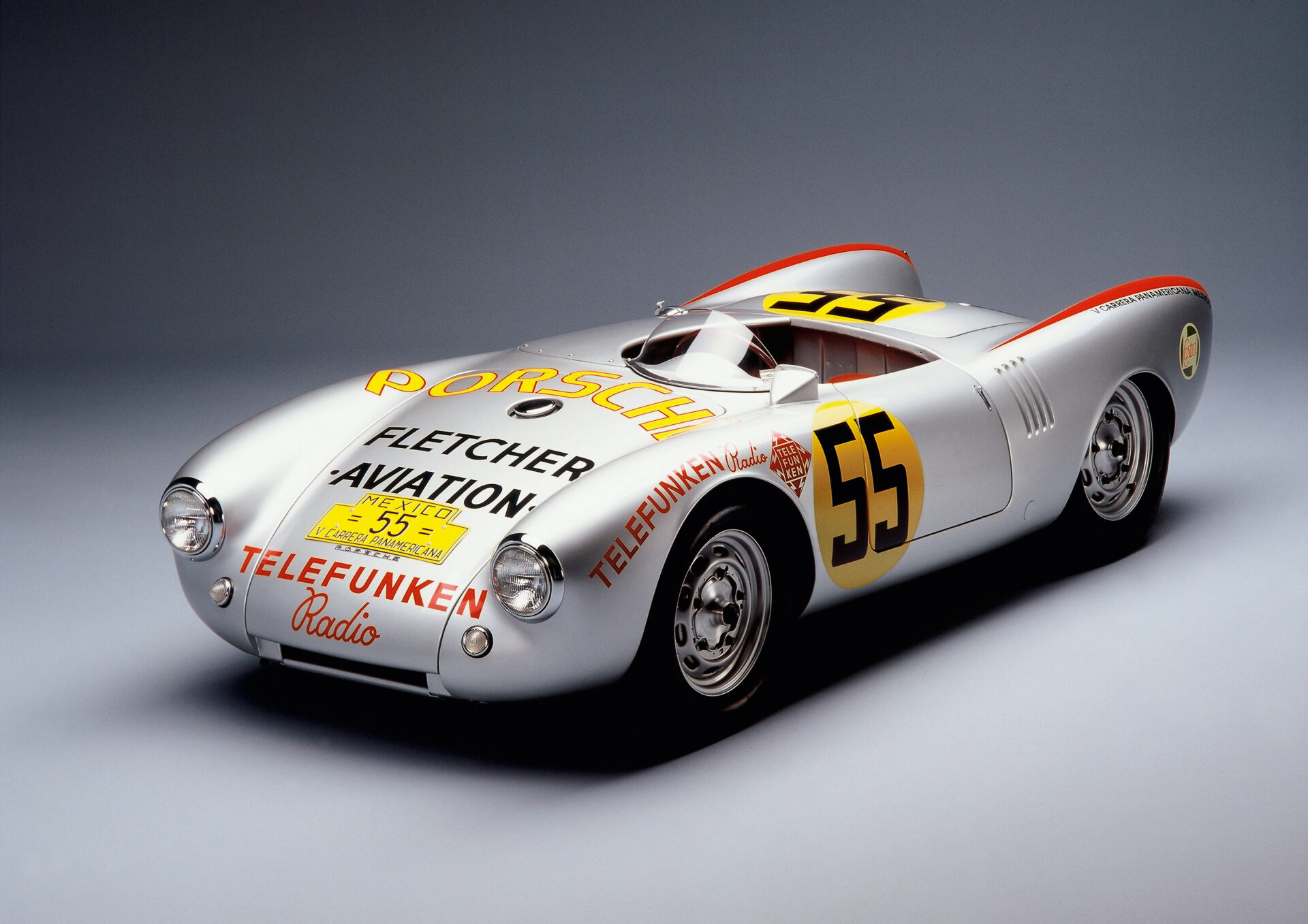 Porsche 550 Spyder, que venceu a Carrera Panamericana no México, em 1954, vai inspirar pintura da Porsche Fórmula E  - Crédito: Porsche/Divulgação