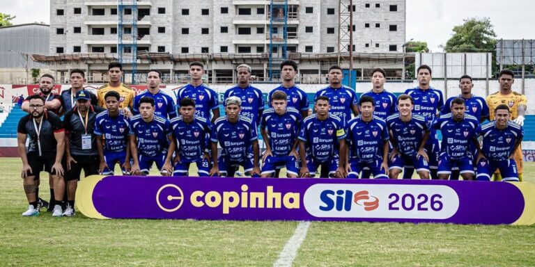 Ônibus do Águia de Marabá Sub-20 colide e preparador físico