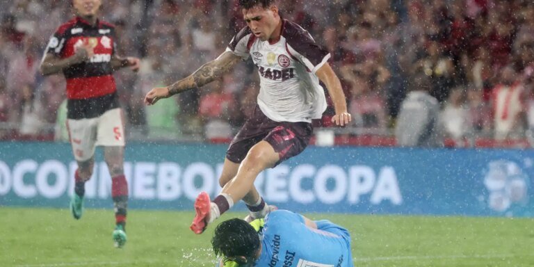 Flamengo luta, mas sucumbe diante do Lanús e perde título da Recopa 2 Flamengo luta, mas sucumbe diante do Lanús e perde título