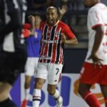 São Paulo e Palmeiras se garantem nas semis do Campeonato