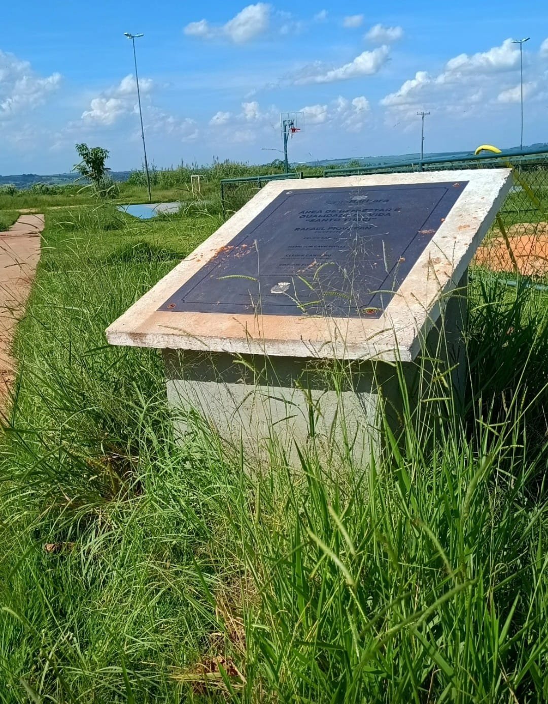 Vereador cobra explicações sobre abandono da Praça Santo Turci no Vila Rica 2 WhatsApp Image 2026 02 23 at 12.25.29