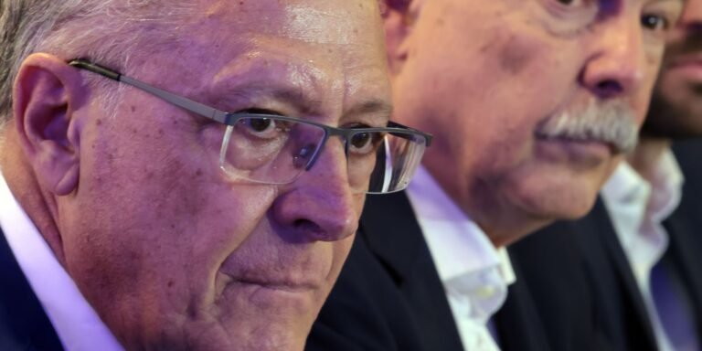 Governo prepara plano para socorrer setores afetados por tarifaço 2 pint8360.jpg.jpeg