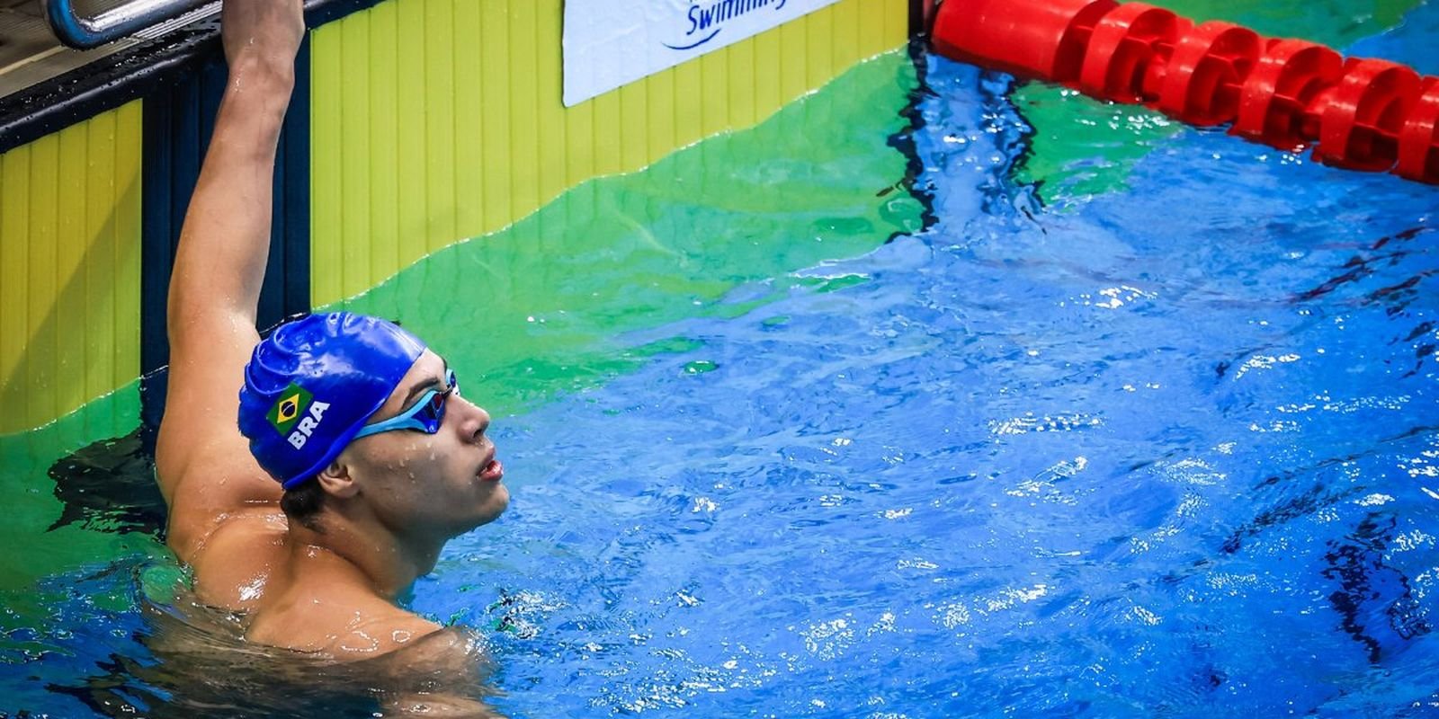 Arthur Xavier é prata nos 100m costas em competição em