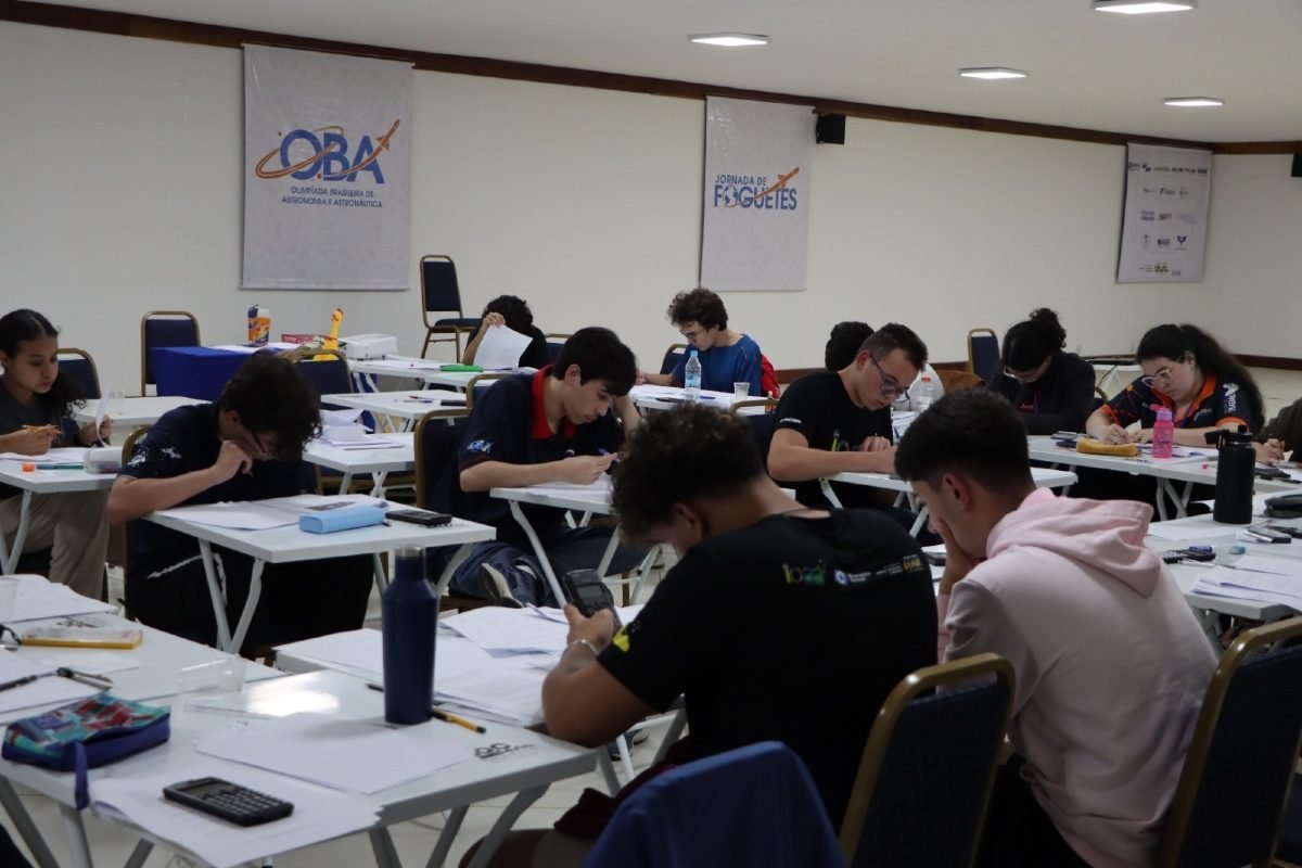 2 - Estudantes disputam vaga para as olimpíadas internacionais de astronomia e astrofísica - OBA - Foto - Tiberius