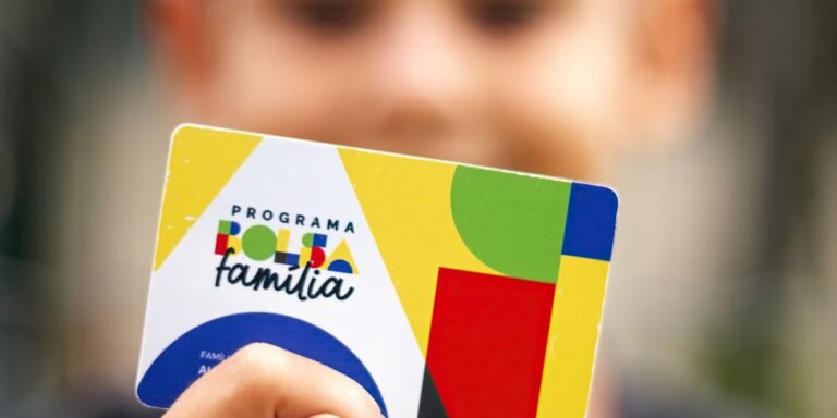 Caixa paga Bolsa Família a beneficiários com NIS de final 9 4 53627965394_380dd5f870_o.jpg