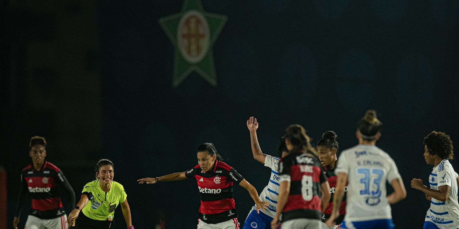 Flamengo e Cruzeiro empatam na abertura da 4ª rodada do