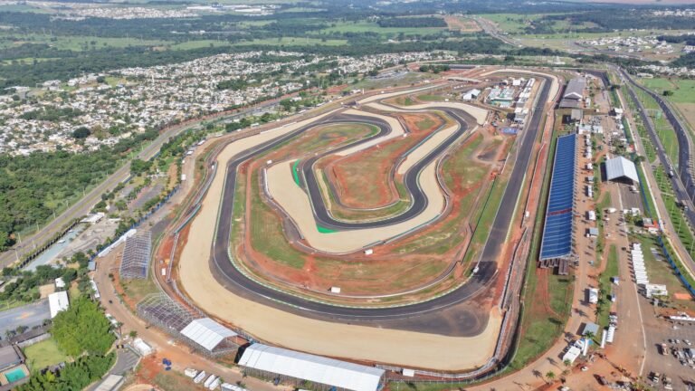 Caiado ressalta investimento com alta tecnologia na obra do Autódromo Internacional Ayrton Senna, durante vistoria da pista que vai receber o campeonato Mundial de MotoGP 2026