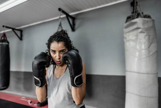 Mulheres lideram interesse por lutas esportivas no país: 3 boxeadora