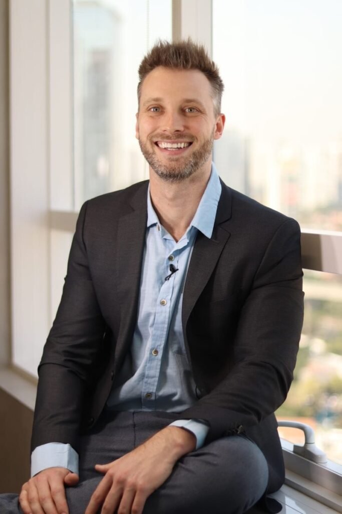 Alta das passagens aéreas: como se planejar para viajar em 2026? 2 Jeff Patzlaff planejador financeiro CFP®