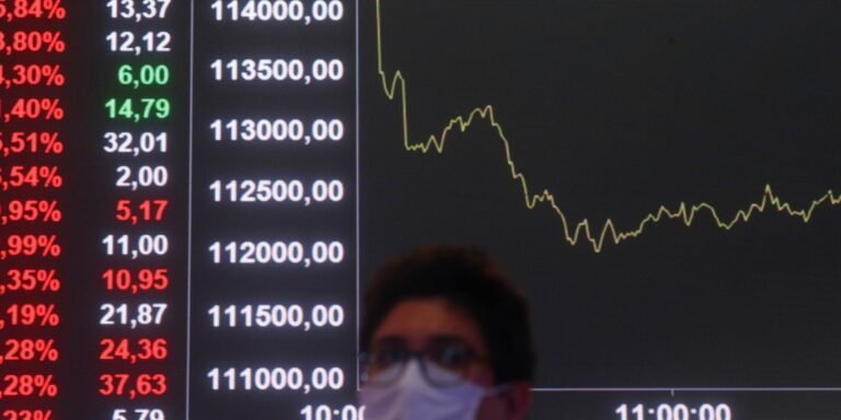 2021-10-19t200130z_873426202_rc26dq9zprun_rtrmadp_3_brazil-economy.jpg
