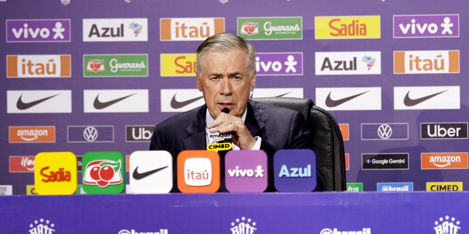 Carlo Ancelotti pede que torcida confie nos 26 convocados para