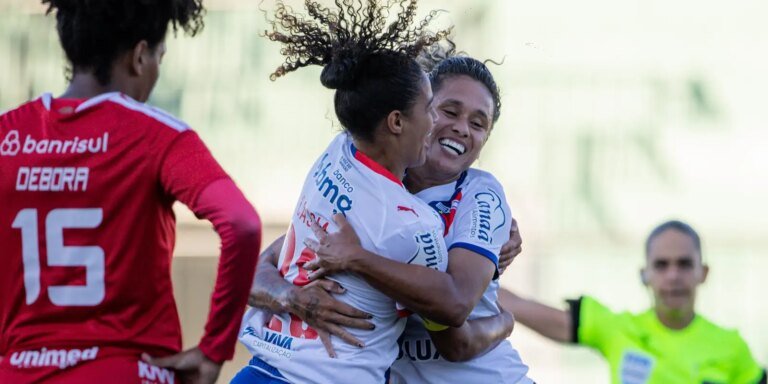 Bahia decide no 1º tempo e vence o Inter pelo